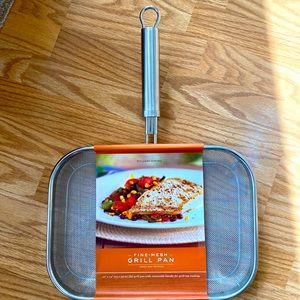 Williams Sonoma fine mesh grill pan